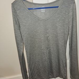 2 PINK  shirts and 4 other shirts some with tags